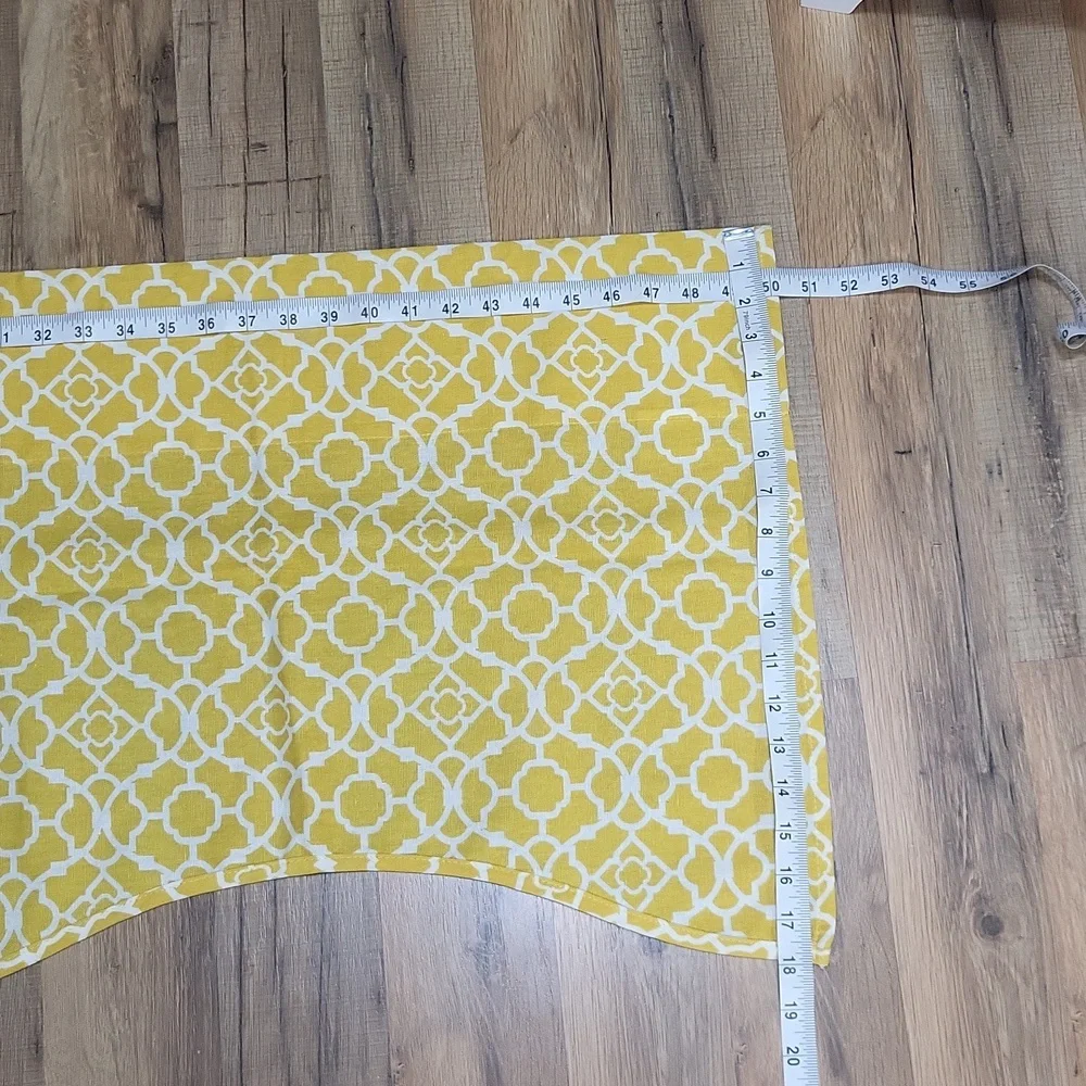WAVERLY Gold White Lovely Lattice Mimosa Cotton Pocket Valence 50